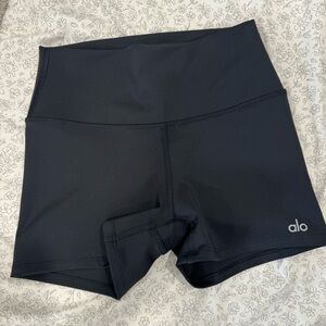 ALO HIGH WAISTED AIRLIFT SHORT 3”